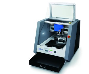 Roland MDX-50 machine